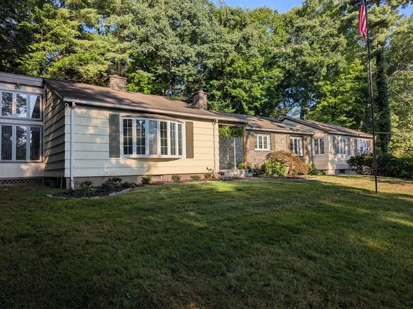 37 Brookside Dr, Wilbraham, MA 01095