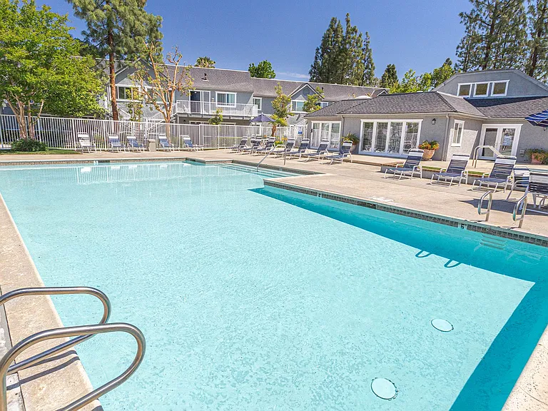 Mountain View Apartments — Photo 19
