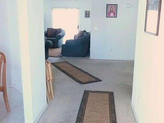 5th image of 30749 N Royal Oak Way