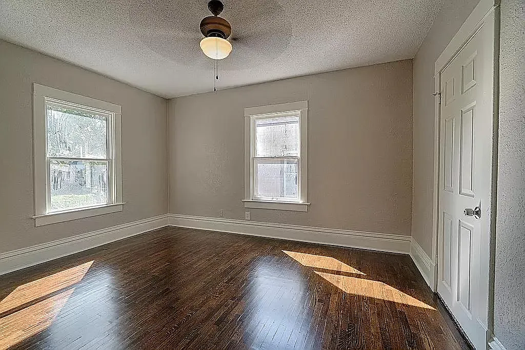 4408 Forest Ave — Photo 3