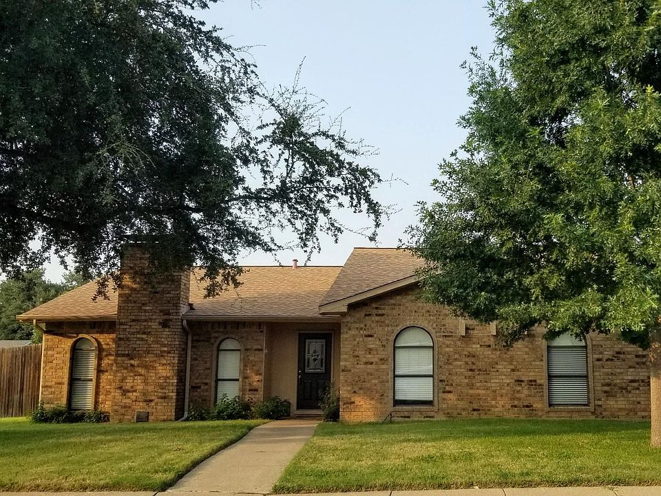 1st image of 300 Park Meadow Way
