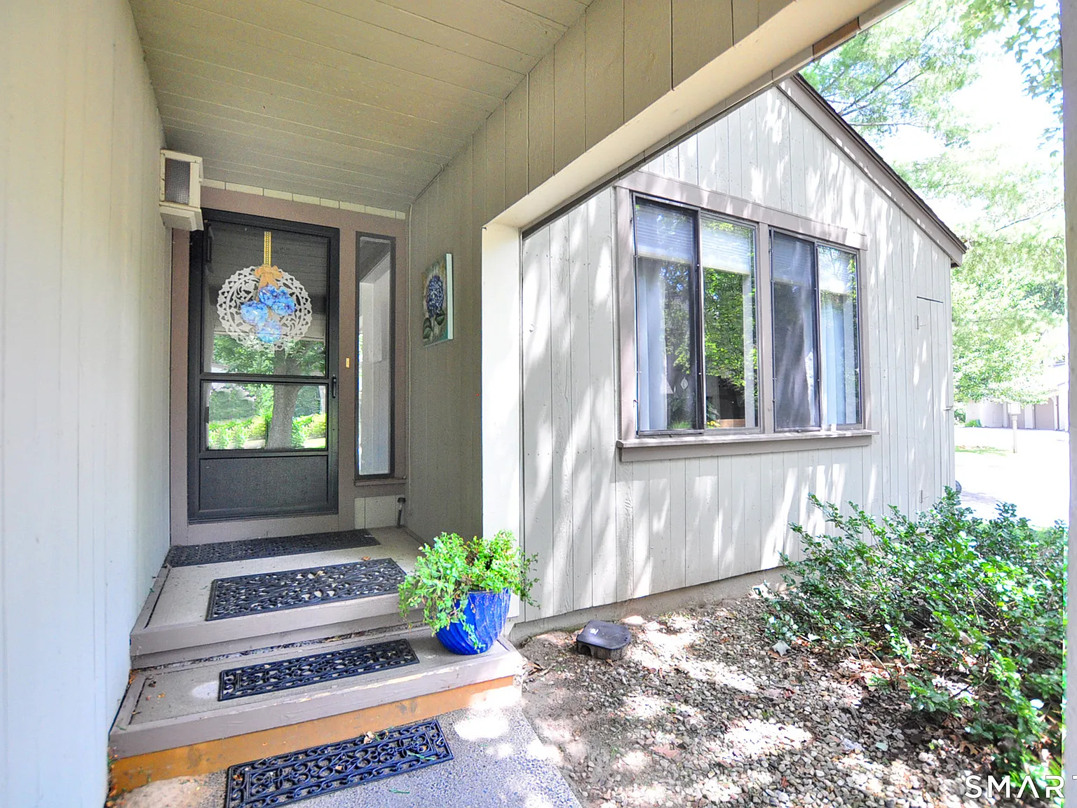 3 bed, 2.5 bath, 1910 sqft, $3,500 — Photo 2