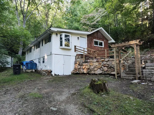 1203 Bottom Creek Ln, Bent Mountain, VA 24059