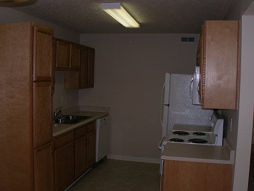 5th image of 125 Park Hill Ln Unit 101