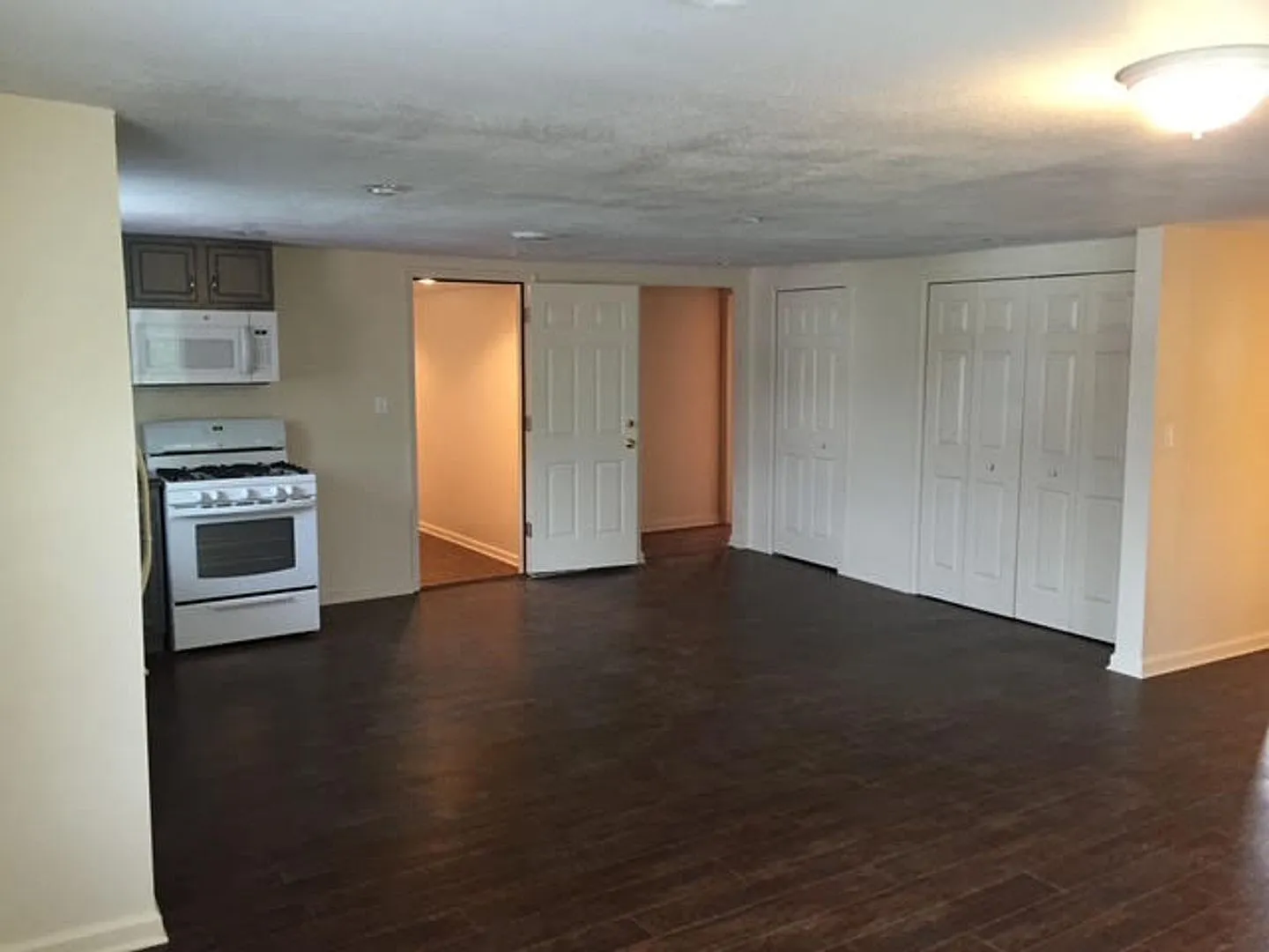 $1,950 - 3 beds | 2 bath House in Grand Blanc with an Open Floor Plan and a HUGE 2-Car Garage — Photo 3