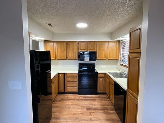 3rd image of 3708-3812 W 24th St #3712