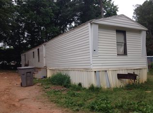 321 Palmetto Park Dr, Wellford, SC 29385