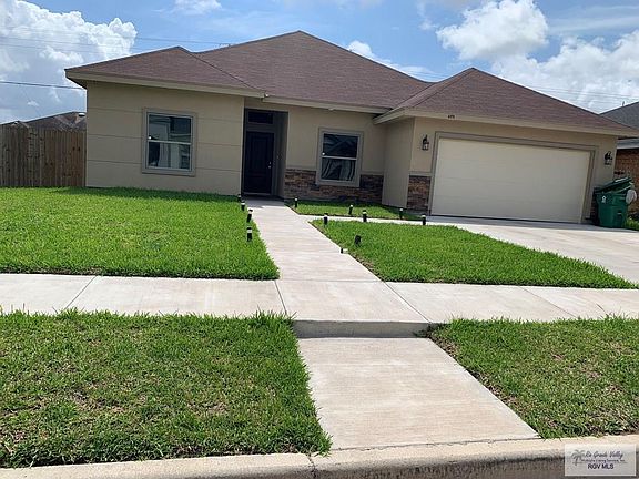2nd image of 7032 Heritage Oak Dr
