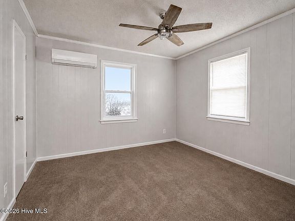 5th image of 3051 Dent Street
