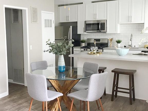 3rd image of 120 S Roosevelt Ave #5