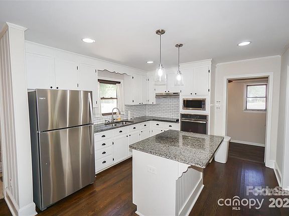 2nd image of 4824 Harcourt Ln