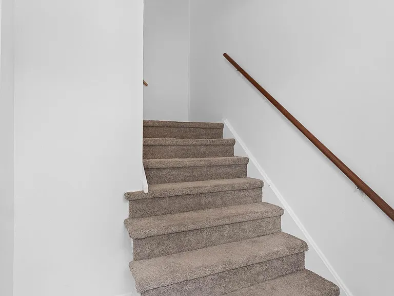 1809 Silver Ct — Photo 3