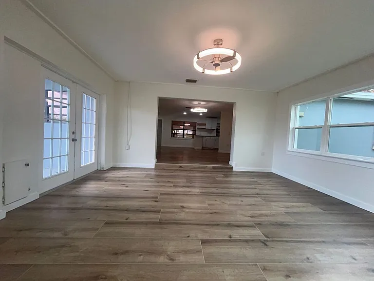 329 W Arlington St — Photo 20