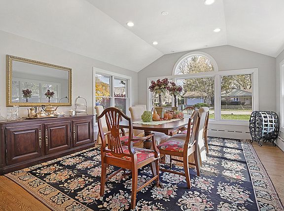 5th image of 1716 Kendale Dr