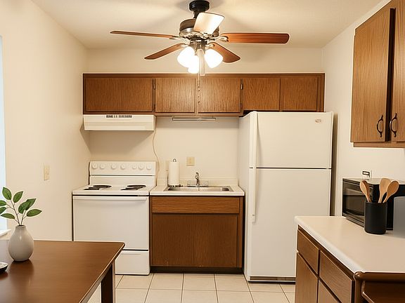 2nd image of 209 Clay St #31