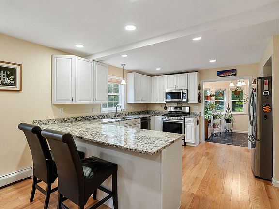 5th image of 4 Baker Lane