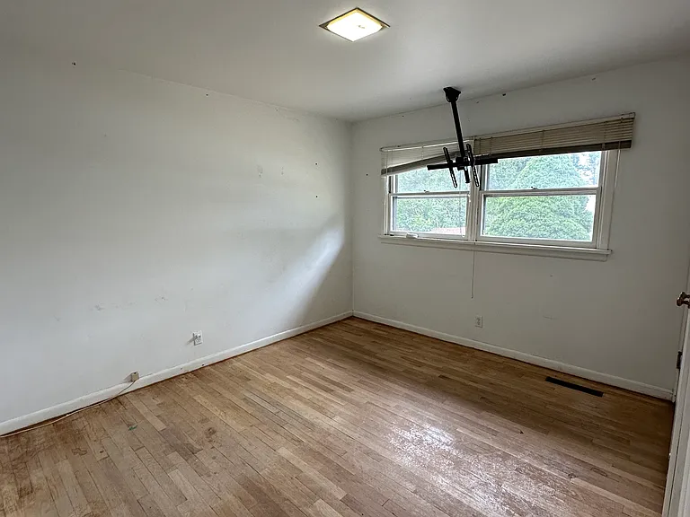 1725 NE Upper Dr — Photo 17