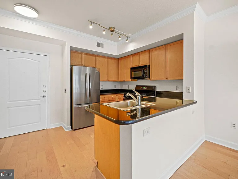1441 Rhode Is #808 — Photo 4