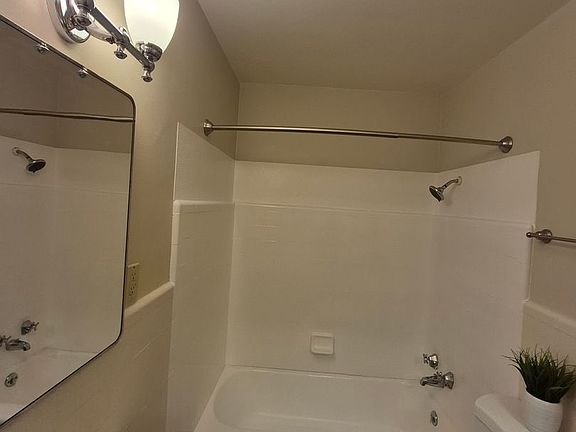 5th image of 1716 O St APT 209