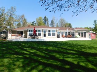 696 Lakeview Dr, Lake Odessa, MI 48849