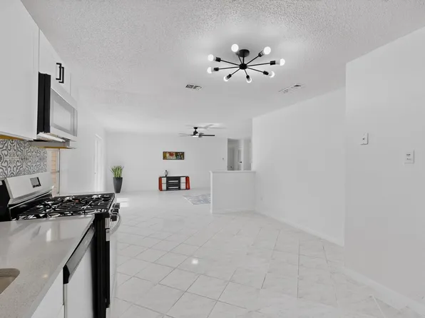 5451 Lubbock Ave, Fort Worth, TX 76133