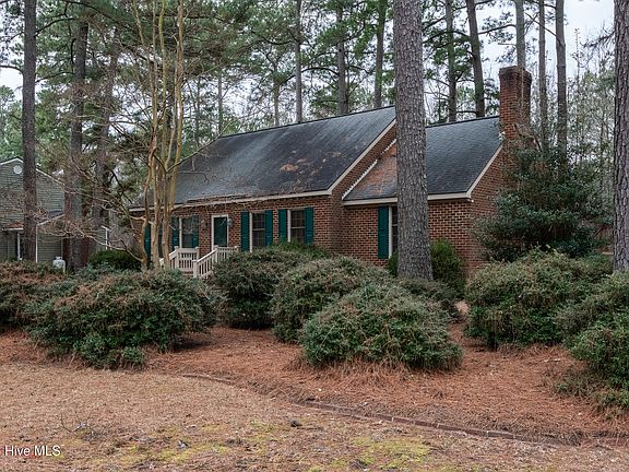 3rd image of 3793 Robinson Street