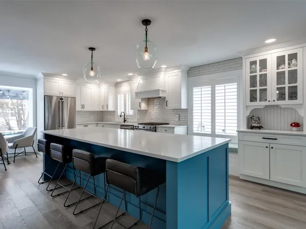 674 Cook Rd, Kelowna, BC V1W 3G7