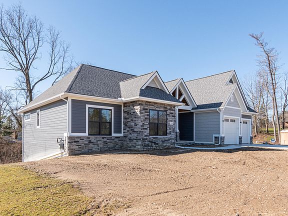 2nd image of 336 Arbor Ln