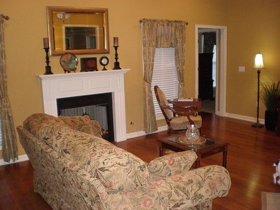 5th image of 158 Breckenridge Dr