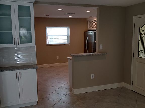 3rd image of 4837 Cypress Tree Dr