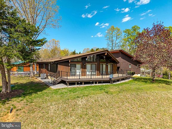 3rd image of 109 White Oak Dr