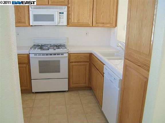3rd image of 213 Chauncy Way