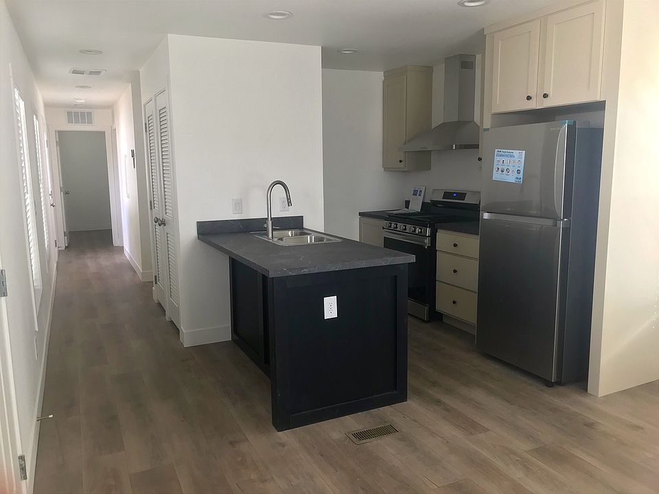 2nd image of 1150 W Prince Rd #29