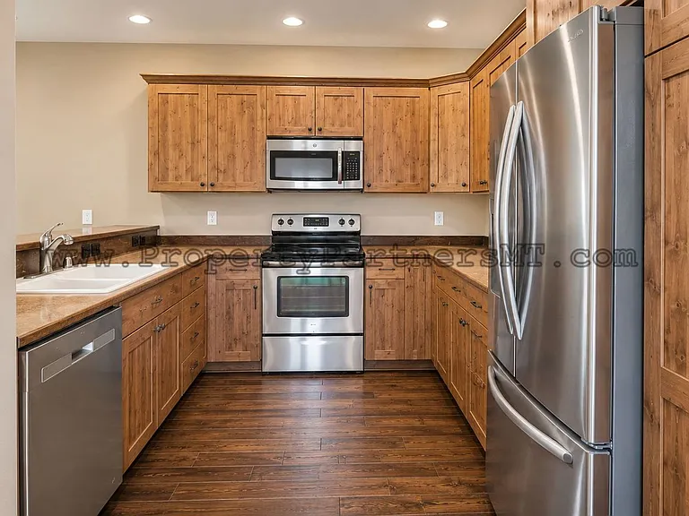 3157 Spring Ridge Dr — Photo 3