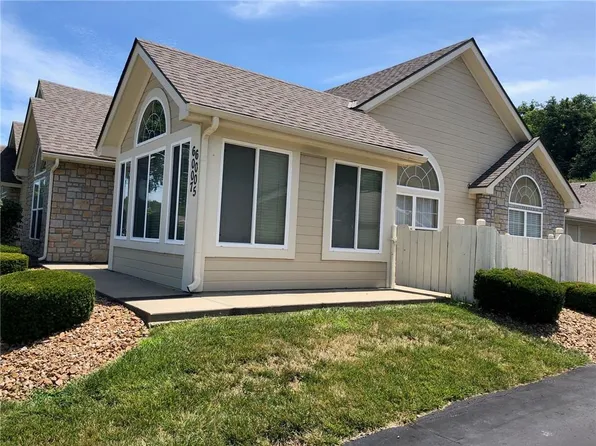 6007 NE Kensington Ct, Lees Summit, MO 64064