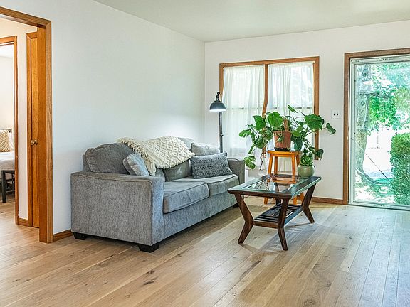 5th image of 1409 S Park Ave