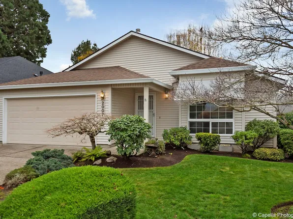 2007 NE 152nd Ct, Portland, OR 97230