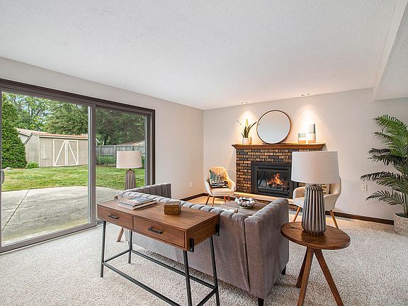 5th image of 4053 Imperial Dr NW