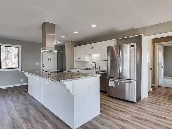 4th image of 8501 White Oak Dr