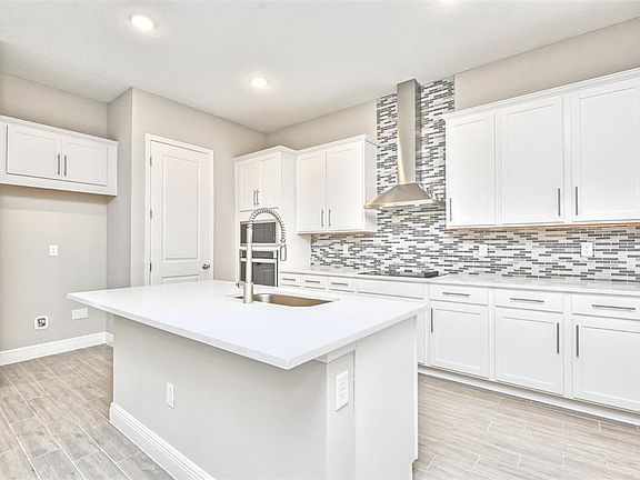 4th image of 6427 Cyrils Dr