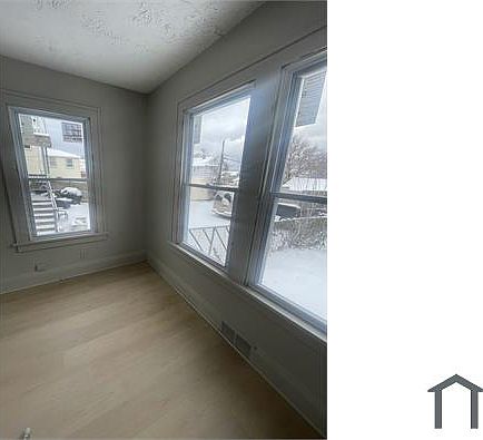 3rd image of 5106 Gifford Ave Unit 2