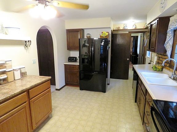 5th image of 1310 Ashwood Dr