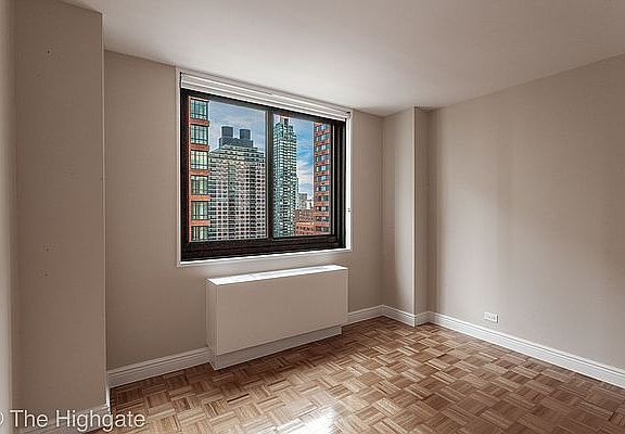 3rd image of 182 E 95th St APT 16K