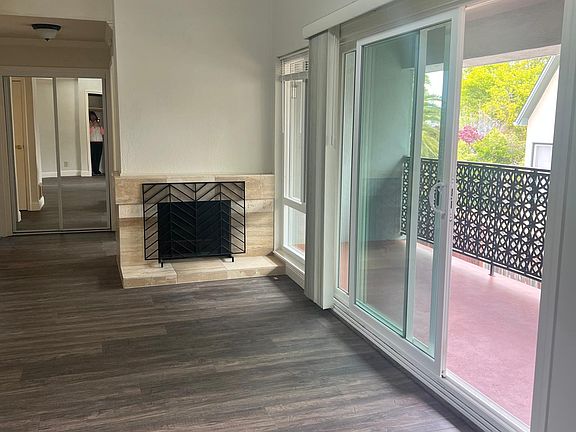 4th image of 834 N Highland Ave #4