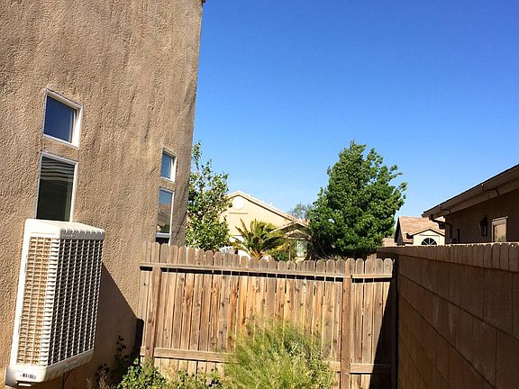 4th image of 8956 Newcastle Ave
