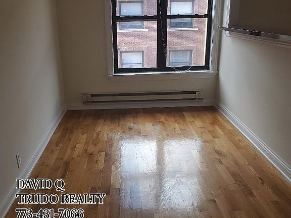 5th image of 819 W Waveland Ave