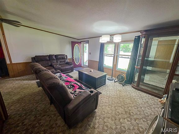 2nd image of 716 Myrtle St