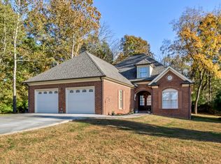 214 Lagoon Dr, Clinton, TN 37716