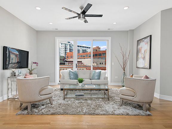 3rd image of 680 N Milwaukee Ave APT 302