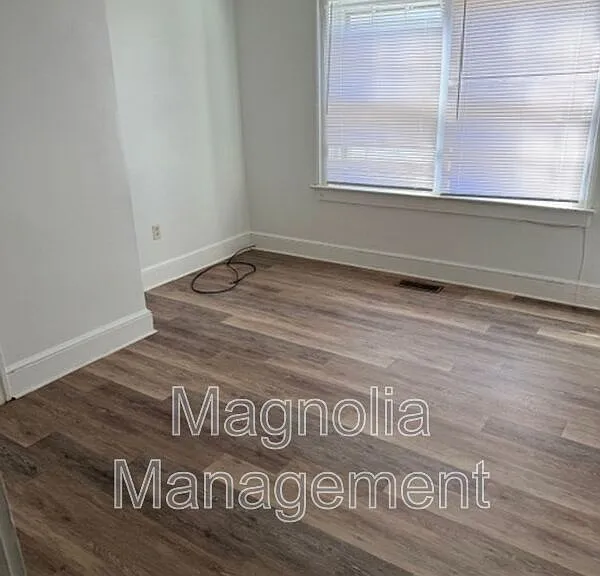 1436 Perry Ave — Photo 5